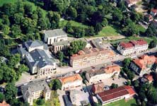 Dieter Bechstein: Luftbild der Bernhardtstrae mit Theater