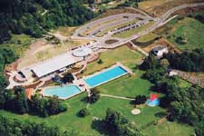 Dieter Bechstein: Luftbild vom Frei- und Hallenbad Rohrer Stirn