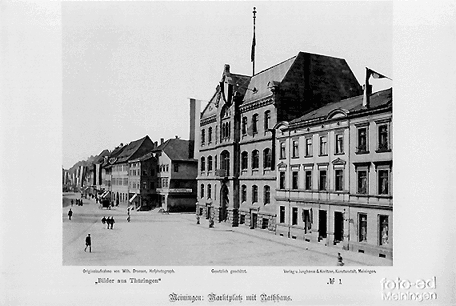 Marktplatz mit Rathaus