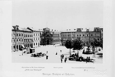 Marktplatz mit Postgeb&auml;ude